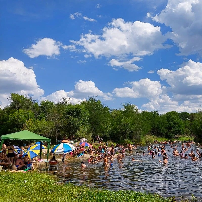 Camping Ríos de Luna, en Los Molinos.