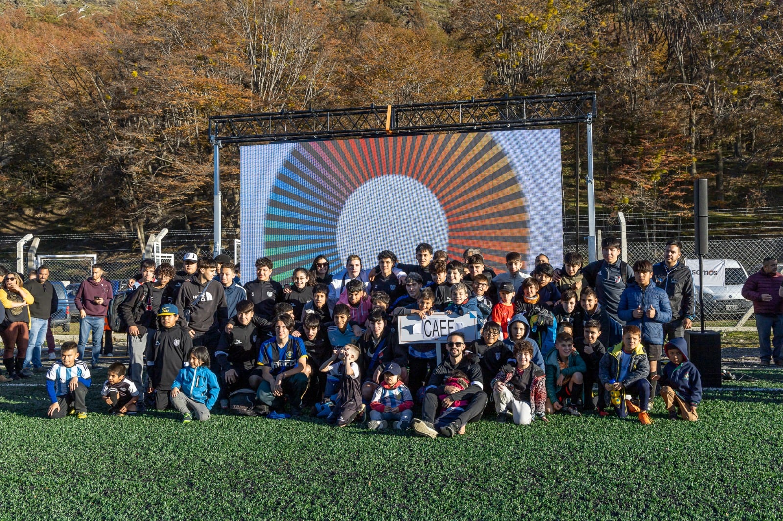 Inauguración en Ushuaia, de la cancha de fútbol de césped sintético.