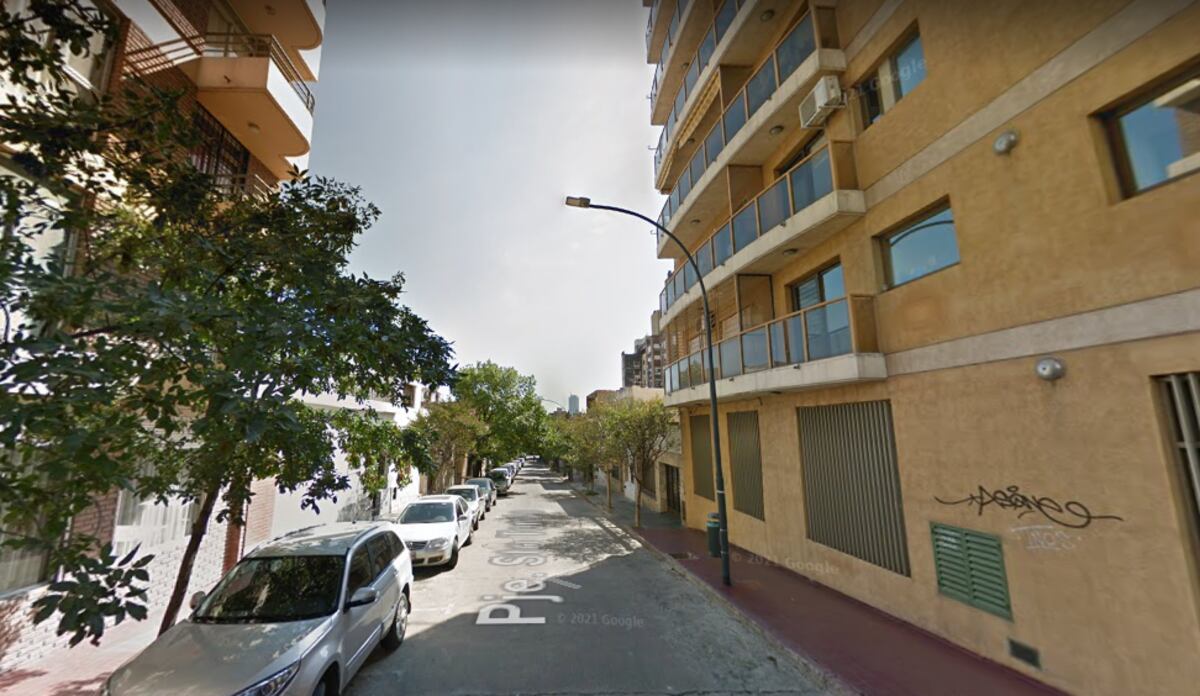 Dos niños estaban jugando al fútbol y motochorros armados aparecieron para robarles en Córdoba