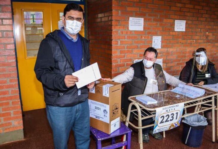 El intendente actual de la localidad de Eldorado, Fabio Martínez, ya emitió su voto