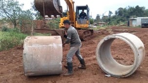 Continúan las obras en barrios de Puerto Iguazú.