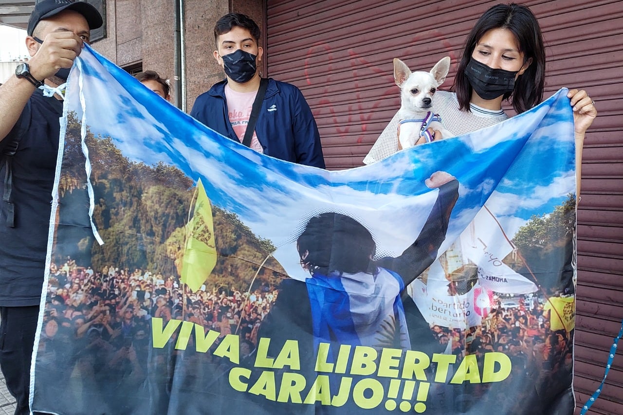 Se espera que al búnker de Javier Milei lleguen alrededor de 5500 personas. (Foto: Clarín)