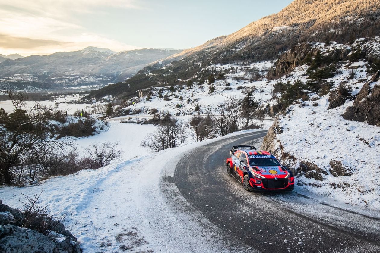 Neuville fue finalmente tercero en Montecarlo, con Hyundai.