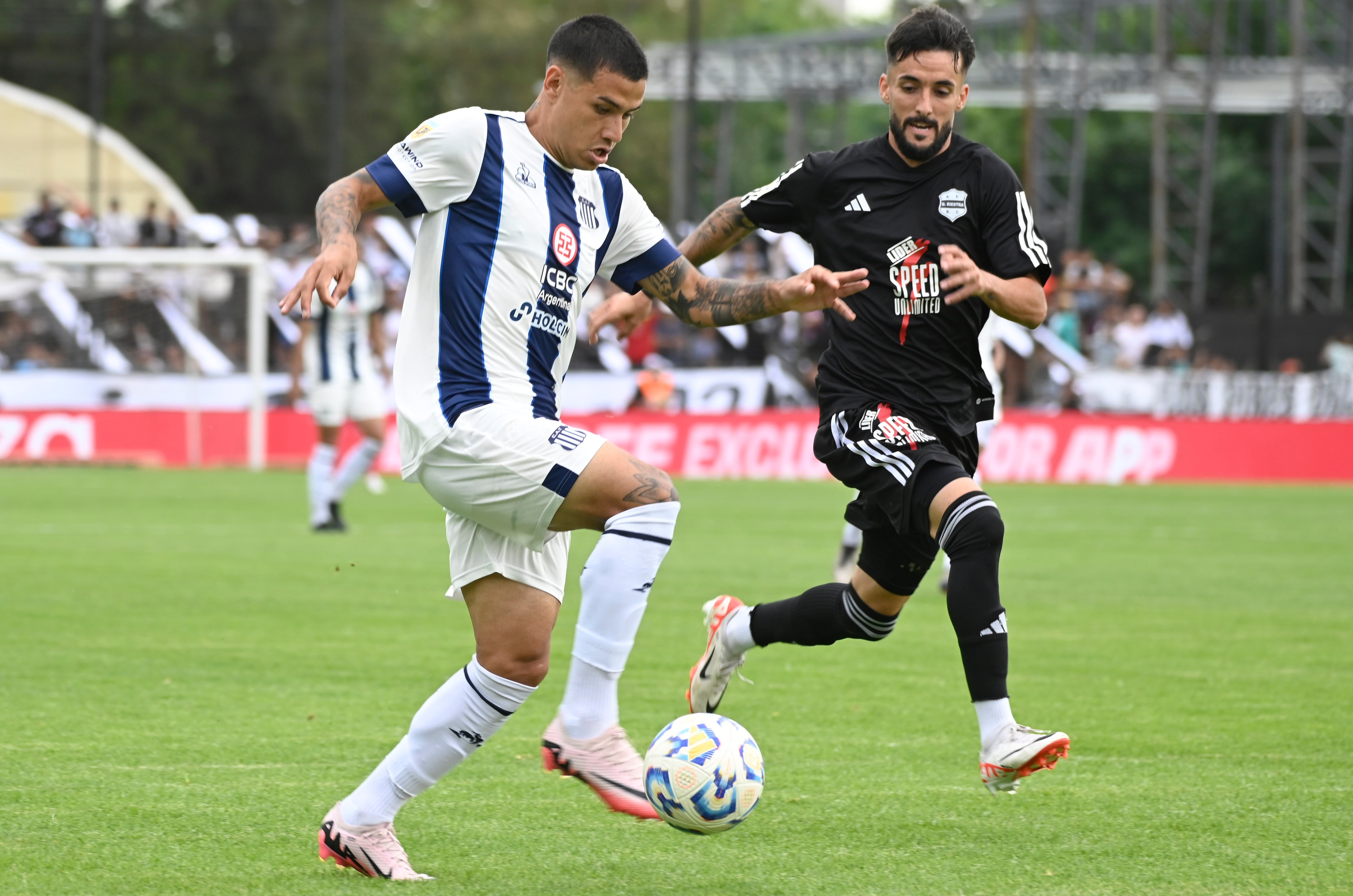 Talleres en su visita a Deportivo Riestra por la fecha 20 de la Liga Profesional 2024. (Fotobaires)