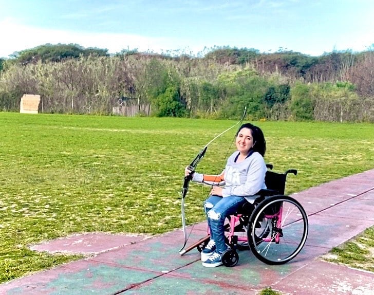 Belén también practica Tiro con Arco Adaptado .