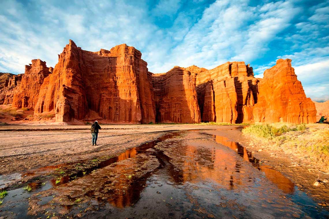 "Los Castillos" en la imponente Quebrada de las Conchas, camino a Cafayate.