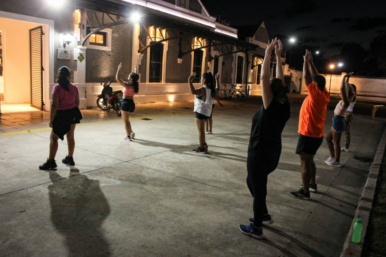 Tres Arroyos: “Cultura Presente. Edición Verano”, nutrida concurrencia a las clases de baile del Centro Cultural La Estación