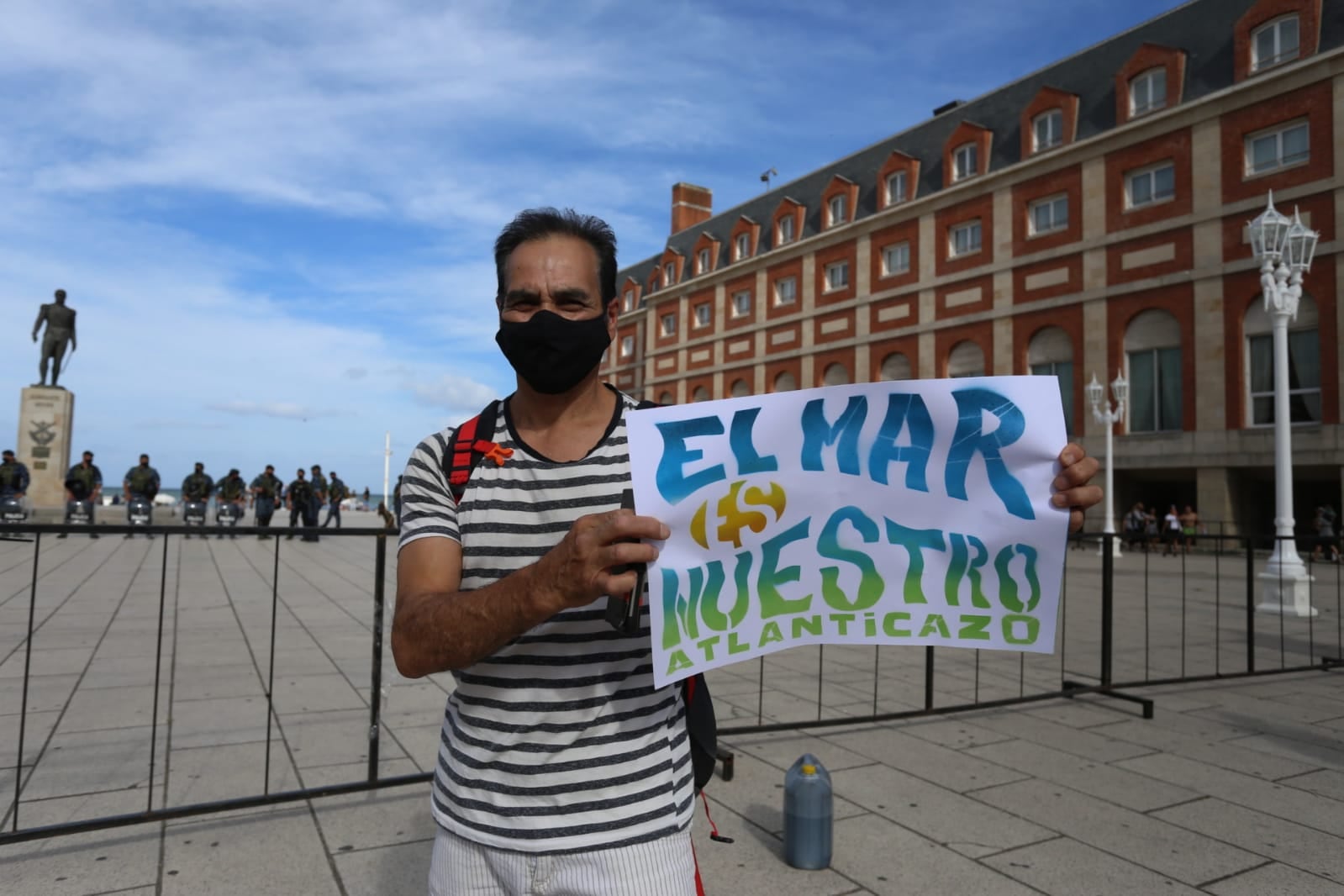 La jornada de manifestaciones se replica en distintos puntos del país.