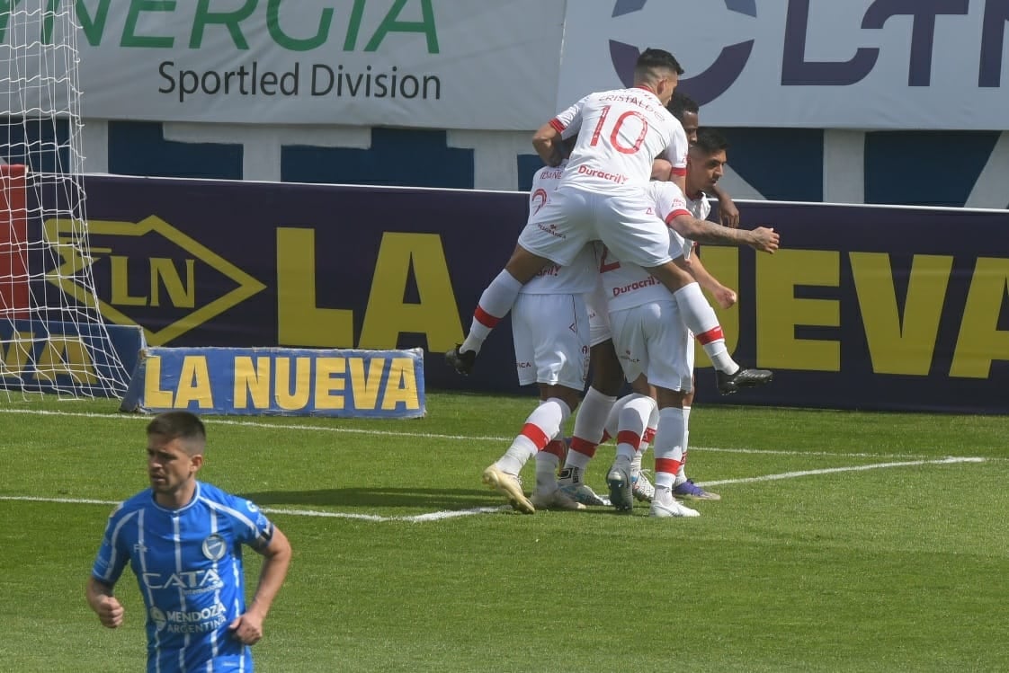 Godoy Cruz empató con Huracán en el Gambarte.