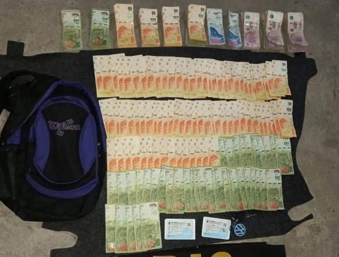 El hombre de 28 años tenía en su poder los $617.500 denunciados.