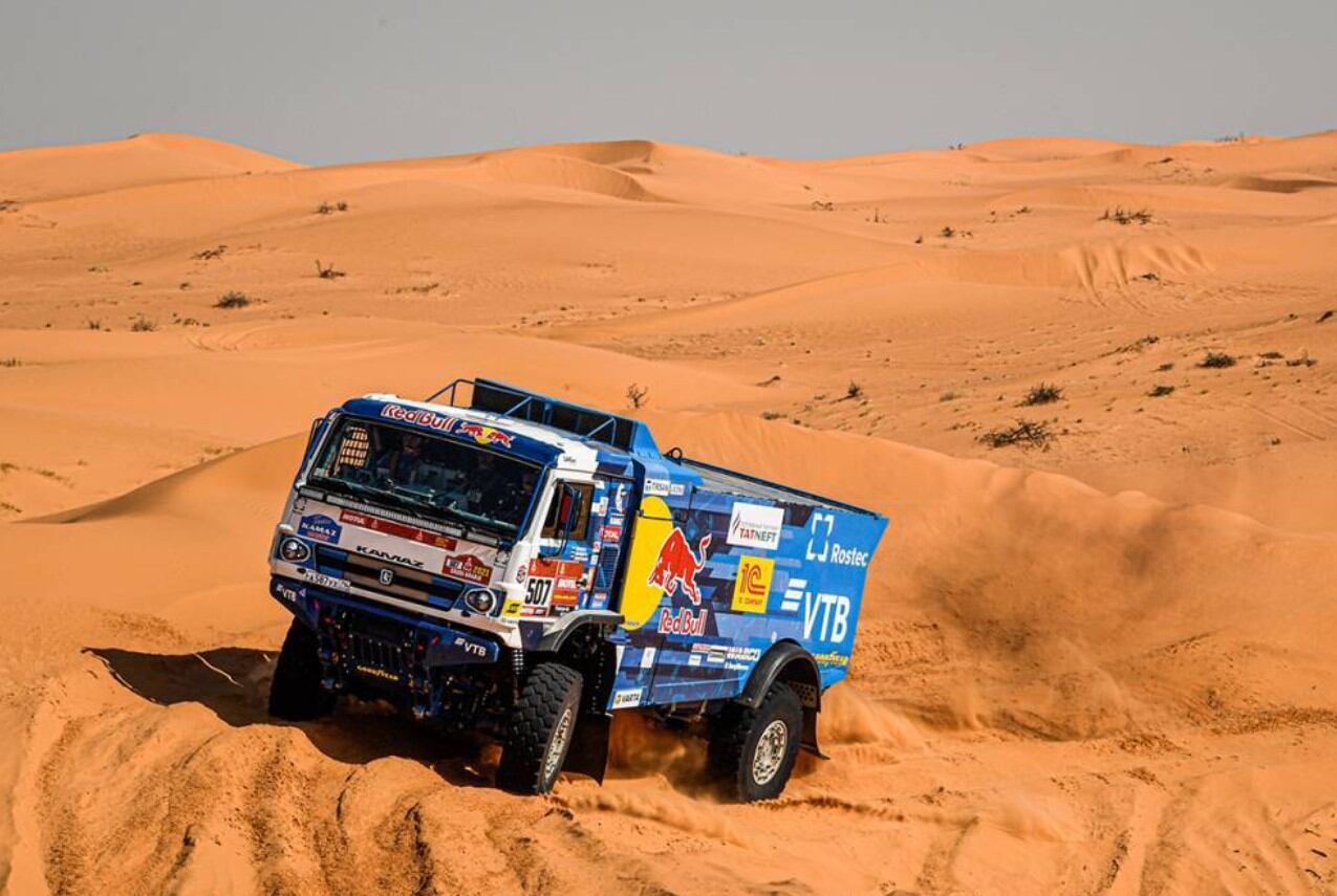 Dmitry Sotnikov, contundente líder en Camiones con Kamaz.