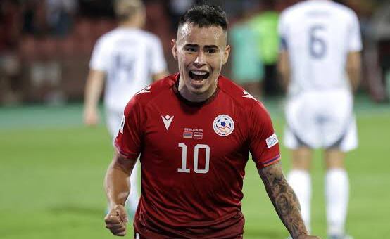 El Chino Zelarayán celebra su gol para Armenia. (Armenia).