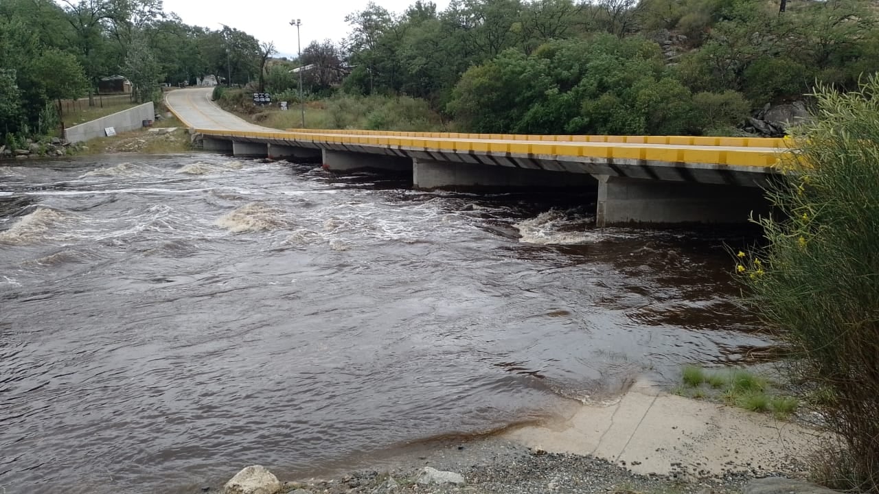 El río San José en San Clemente, con una importante crecida.