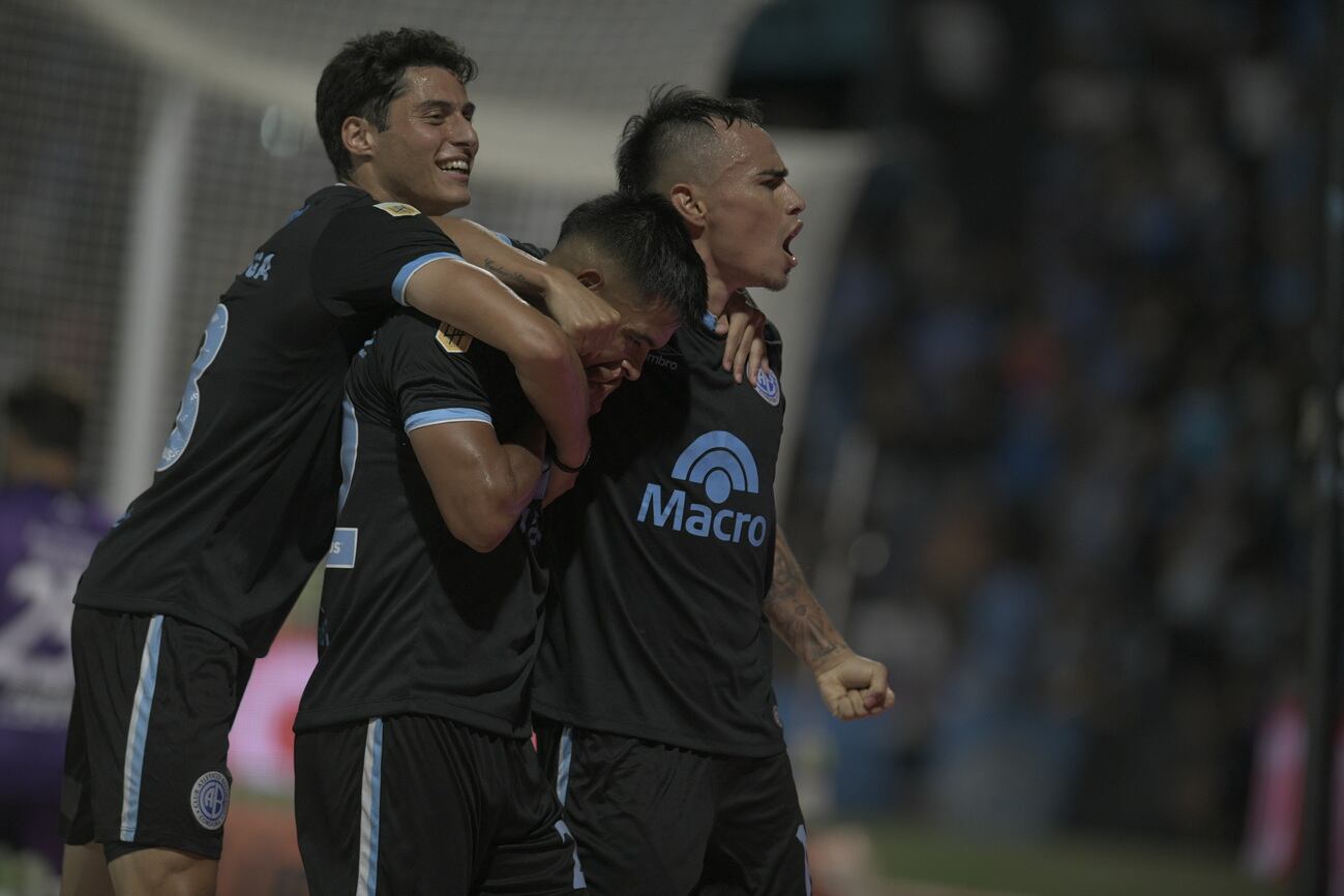 Belgrano recibió a Defensa y Justicia por la Liga Profesional. (Ramiro Pereyra / La Voz)