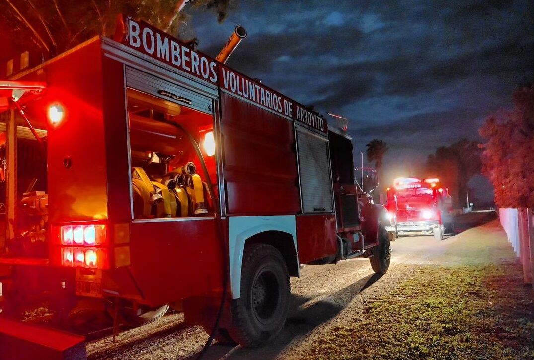 Bomberos Arroyito incendio forestal