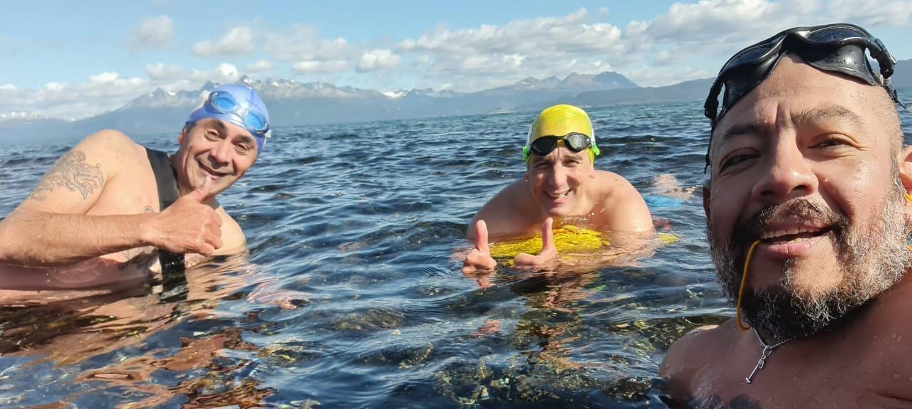 Luis, Walter y César, miembros de Nadadores de Aguas Frías TDF.