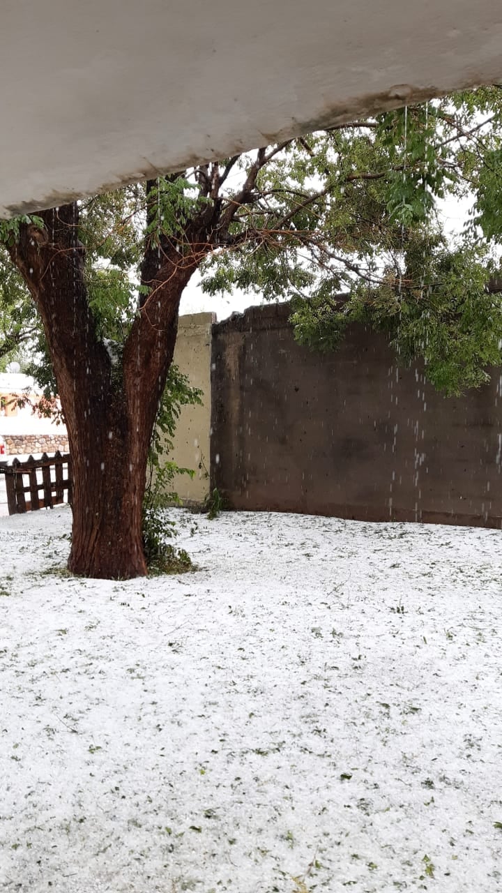 Se registraron abundantes precipitaciones este viernes, con caída de granizo en Nono y alrededores