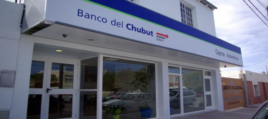 El escándalo puso en primera plana al Banco del Chubut.