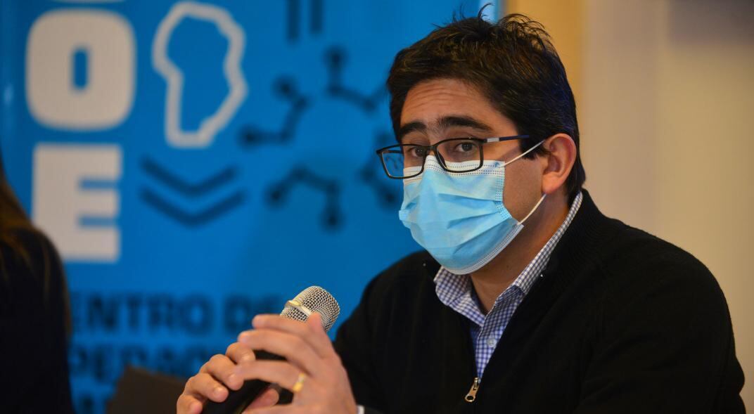 El Ministro de Salud, Diego Cardozo, explicó que este lunes “llegará el 50% de las 21.900 primeras dosis, y el resto en la semana que arranca el 4 de enero”. 