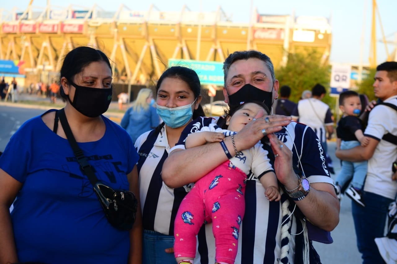 Hinchas de Talleres en el estadio Mario Alberto Kempes. Foto: José Gabriel Hernández