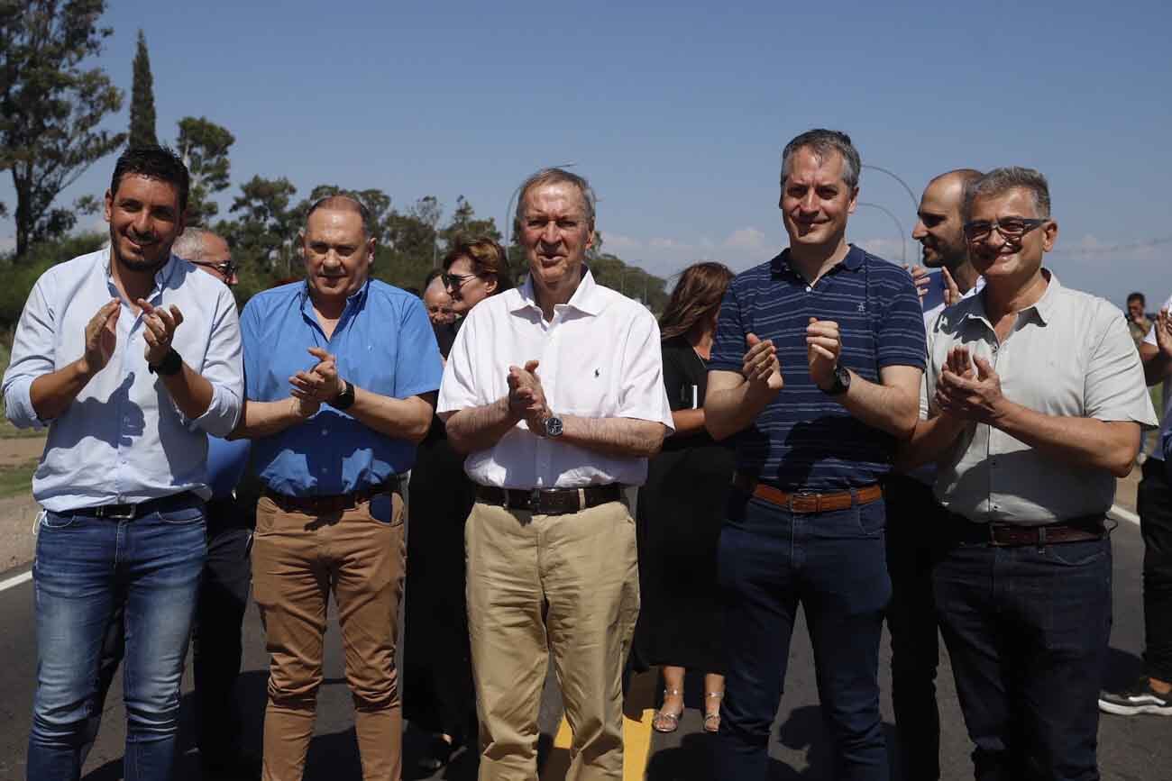 El gobernador Juan Schiaretti junto al intendente de Río Tercero, Marcos Ferrer. (Gobierno de Córdoba)