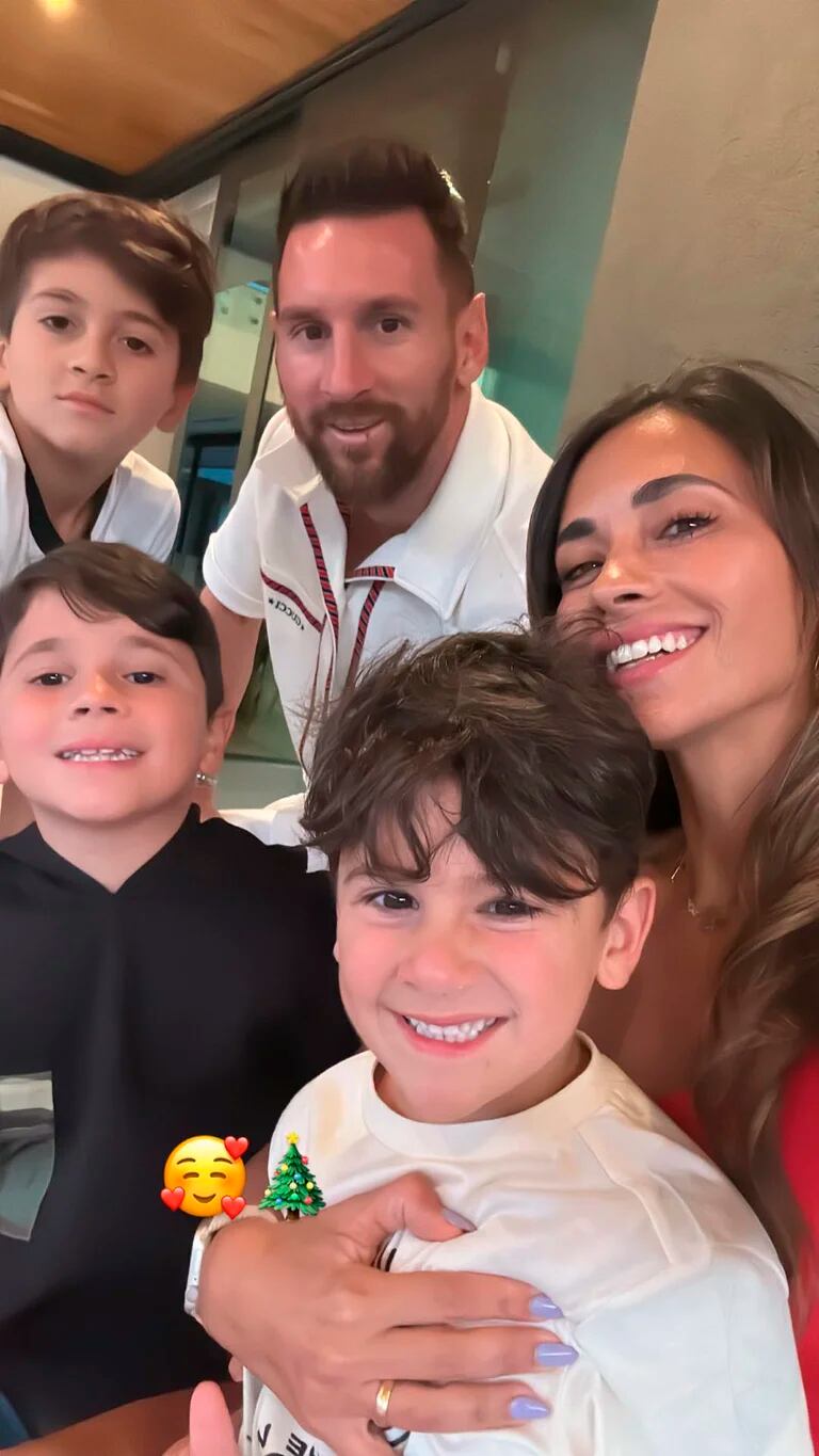 La Selección Argentina festejó la Navidad rodeada de los afectos y con la copa en casa. Instagram