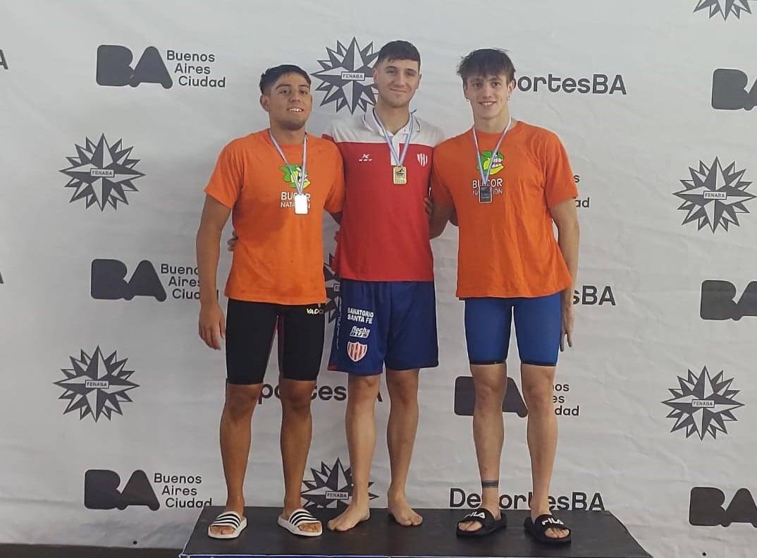 Benjamín Ghione natación Arroyito Club Unión Santa Fe