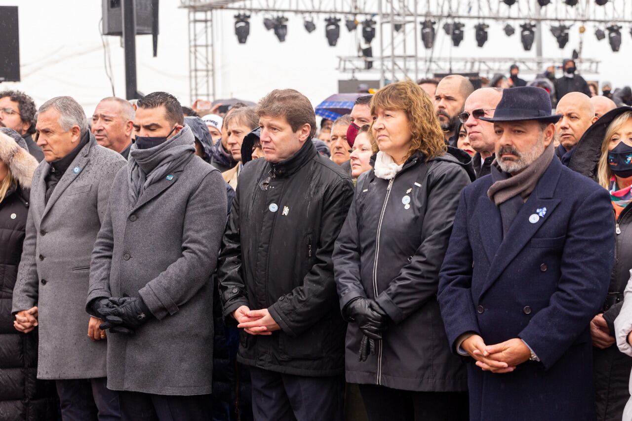 El Gobernador de Tierra del Fuego encabezó el acto central por los 40 años de la Gesta de Malvinas.