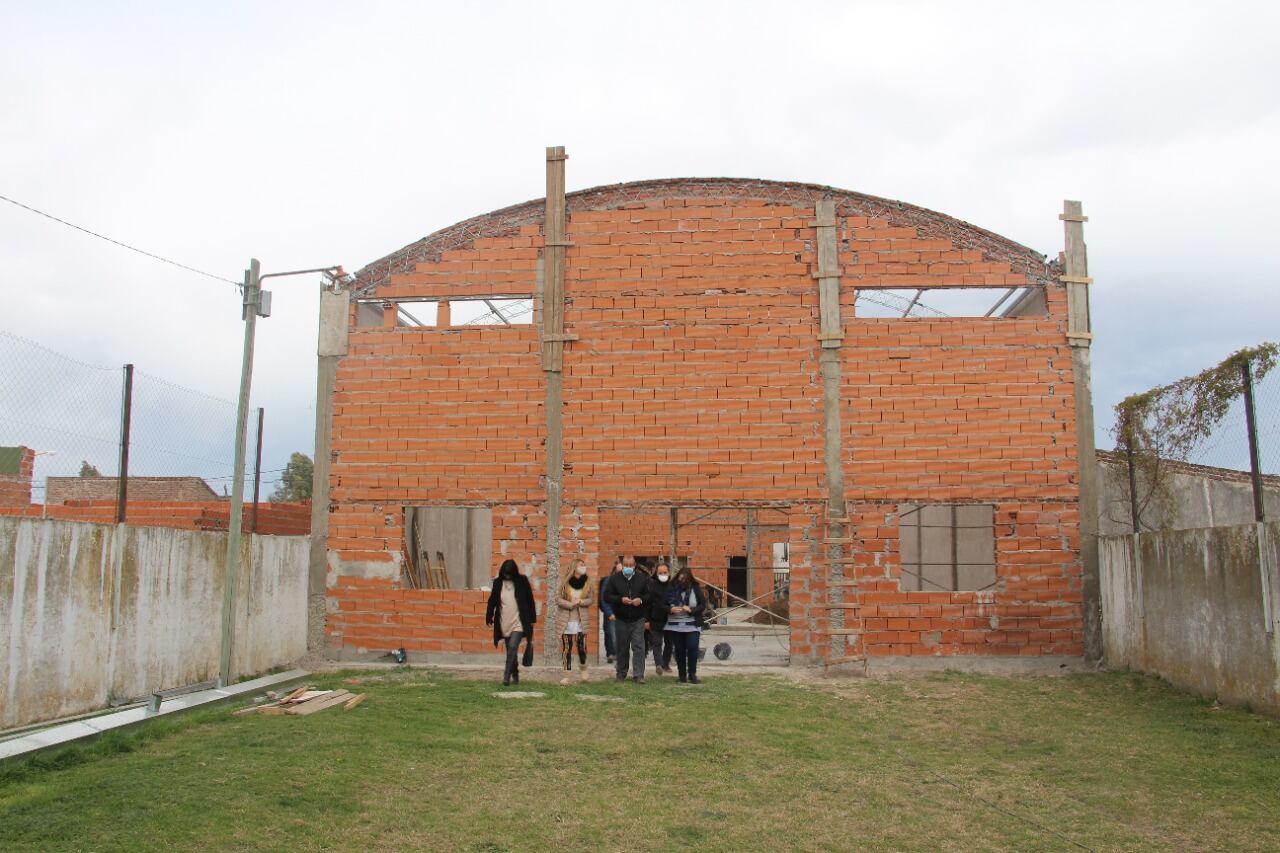 Sánchez recorrió la obra del SUM para el Centro Complementario N°801