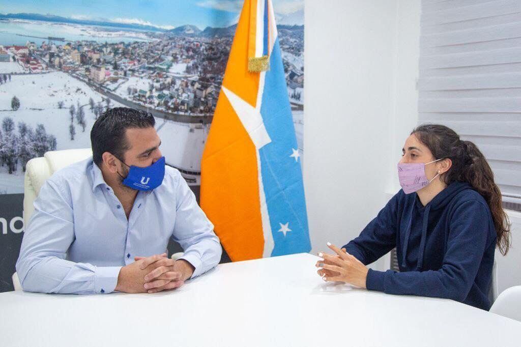 El intendente se reunió con la atleta fueguina Renata Godoy