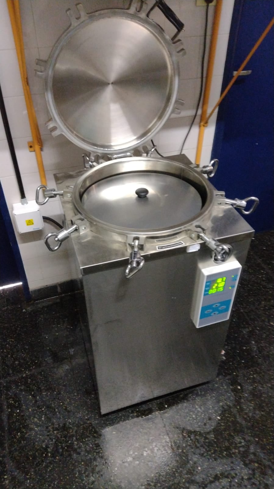 El Laboratorio Bromatológico de Tres Arroyos adquirió un autoclave eléctrico para esterilizar instrumental