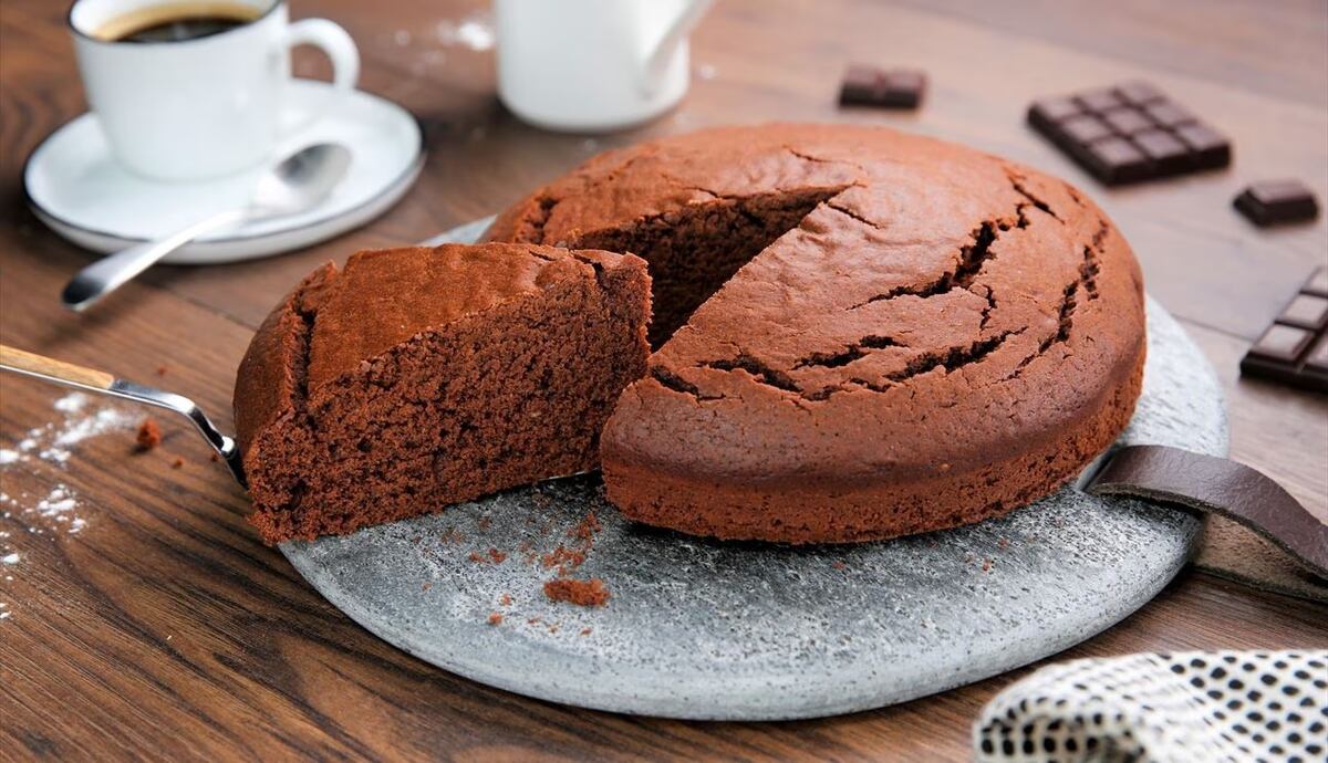 Rico y fácil de preparar: el bizcochuelo ideal para acompañar los mates y que solo lleva dos ingredientes