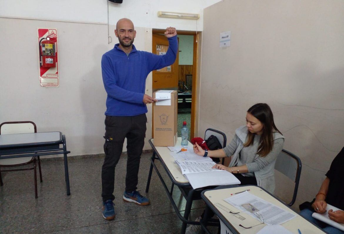 Luciano González Cabbiatti, candidato a la gobernación del Frente de Izquierda de los Trabajadores-Unidad.