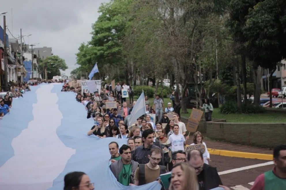 La Marcha Federal Universitaria tuvo gran convocatoria en Misiones.