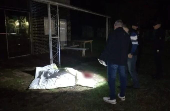 Alba Posse: un hombre fue asesinado a golpes y su homicida se encuentra herido de bala.