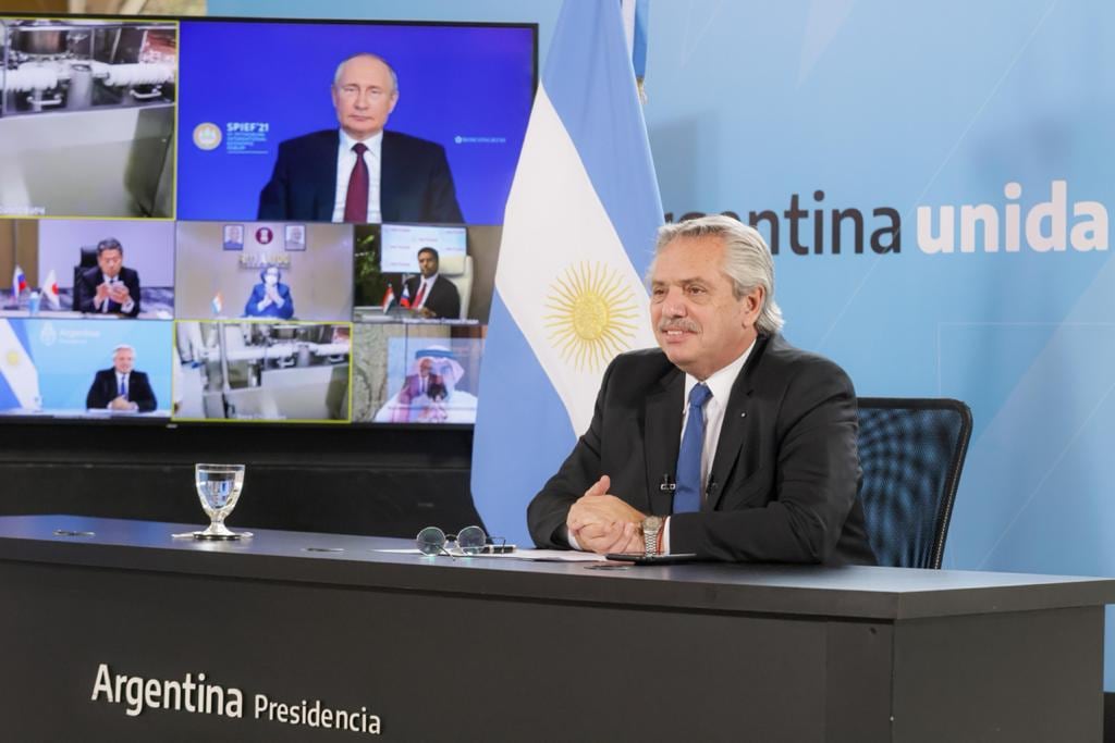 Alberto Fernandez en conferencia con Vladimir Putin.