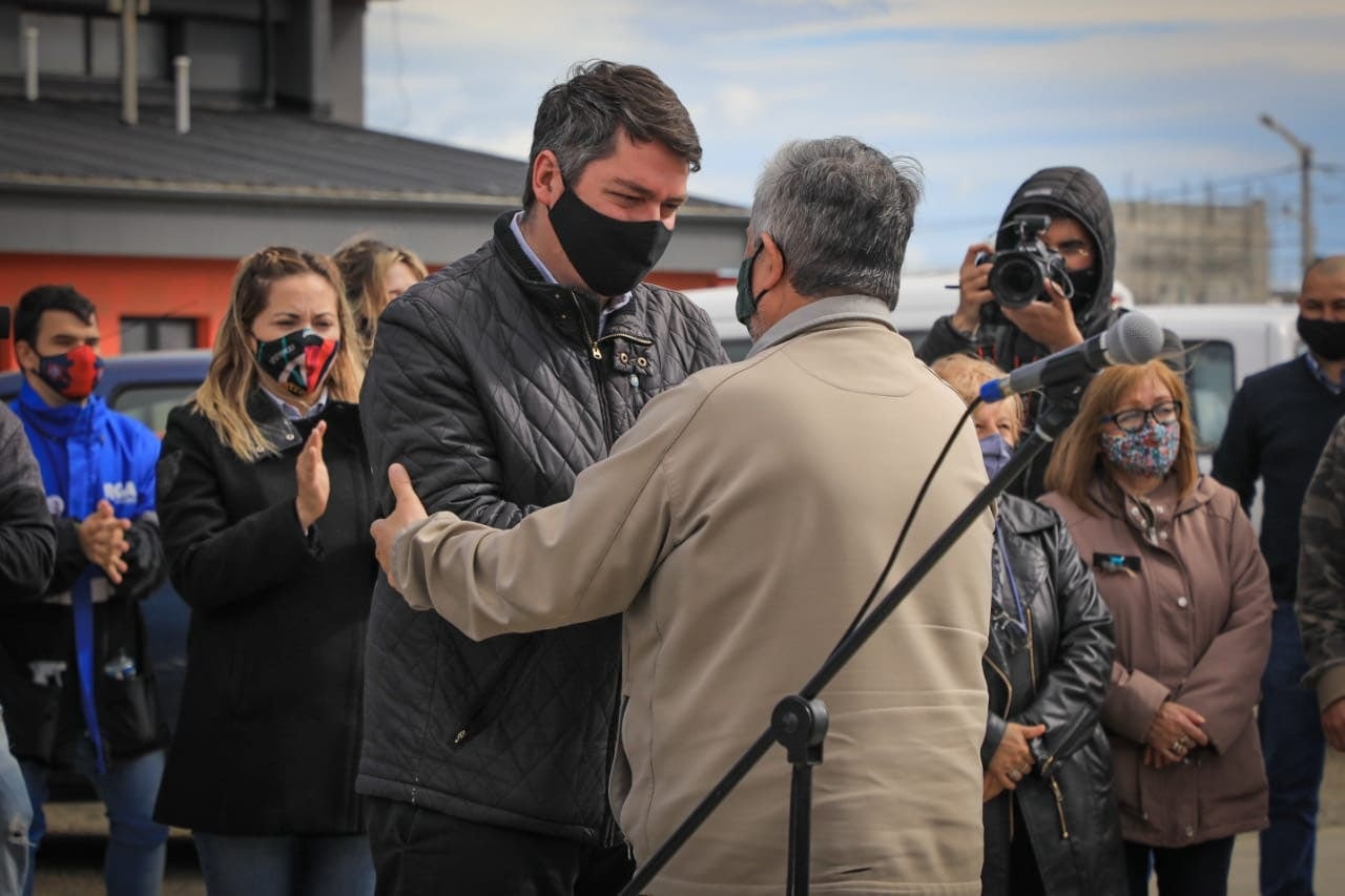 El intendente acompañó los festejos junto a los vecinos del barrio. “Agradezco a cada uno de los vecinos por el compromiso que han tenido en la construcción de una comunidad organizada y solidaria”, resaltó.