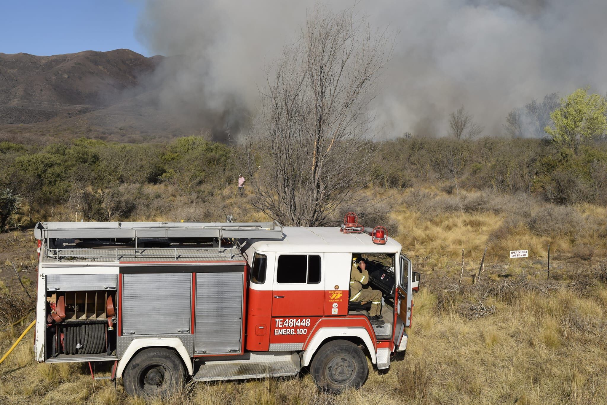 Trabajan cuarteles de bomberos voluntarios de Capilla del Monte, Los Cocos, Villa Giardino y La Falda, Cosquín, Valle Hermoso, Cruz del Eje y San Marcos Sierras.