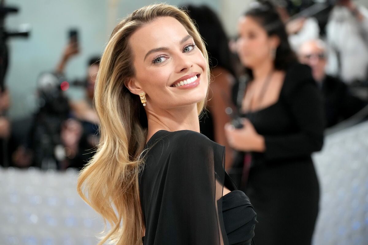 El antes y después de las cirugías de Margot Robbie: su impactante transformación de cuando era adolescente a ahora