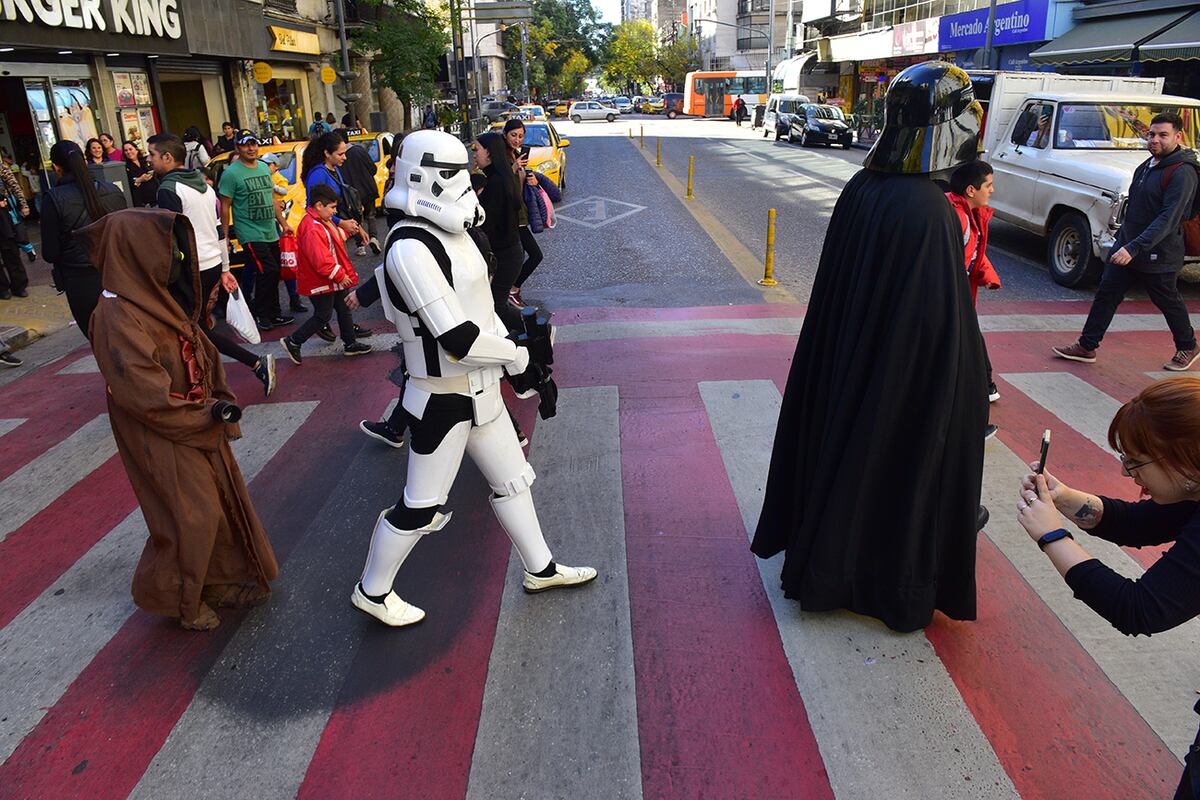 En fotos: así fue la celebración en Córdoba del “Star Wars day”, con furor por sus personajes
