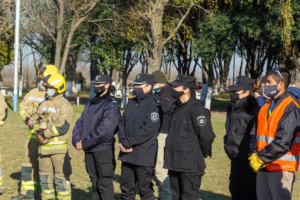 También participaron del simulacro, personal del "SIES" y de "Medimóvil", personal policial de la localidad de Soldini  (Facebook Comuna de Soldini)