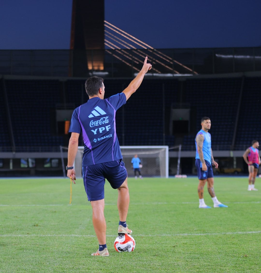 Lionel Scaloni: "Ganar el Mundial fue la alegría más grande de nuestras vidas, pero no podemos estar pensando en eso diariamente".