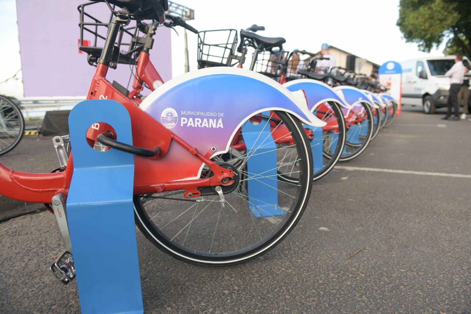 Presentaron Bicivía, el sistema de bicicletas públicas de Paraná