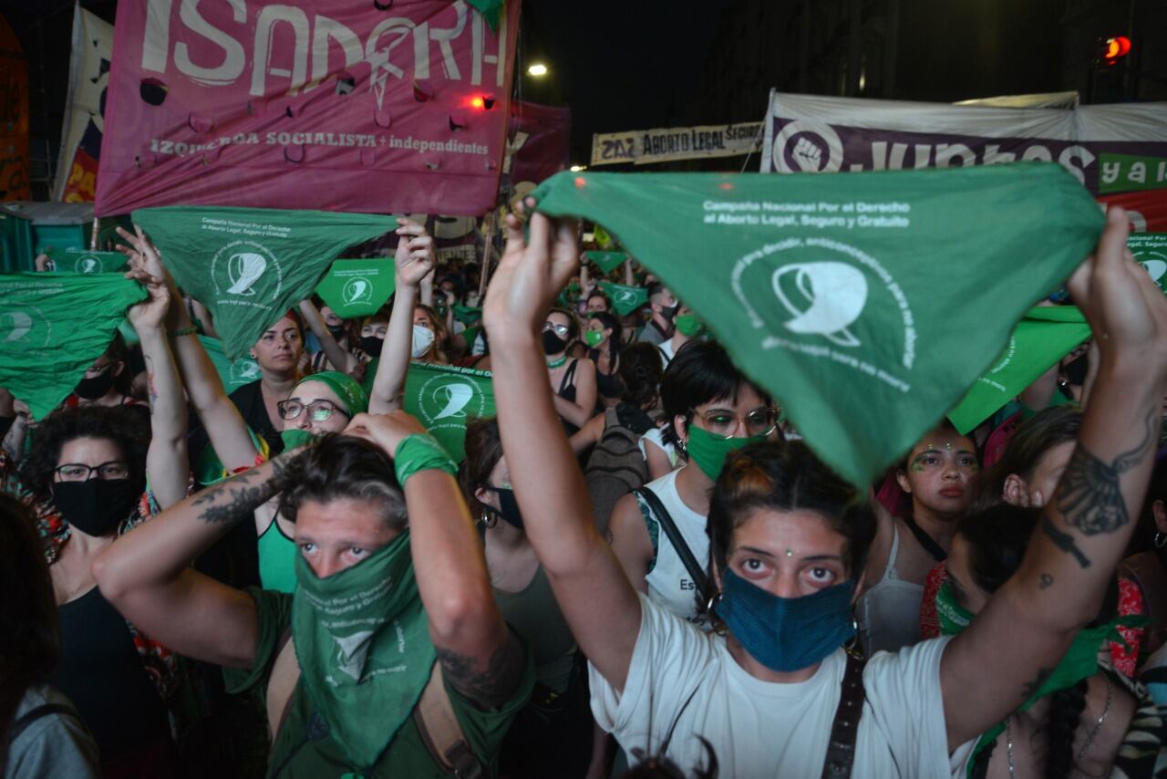 Toda la noche aguardando por la decisión de los Diputados. /Clarín