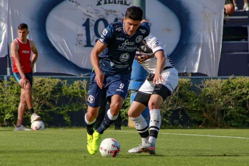 La Lepra mendocina se encamina hacia la recta final del torneo.