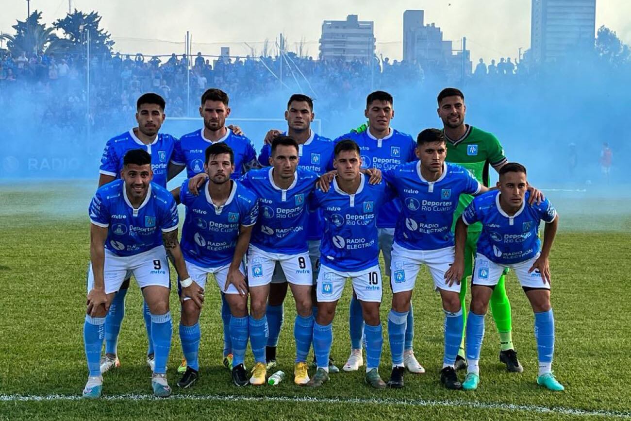 Estudiantes de Río Cuarto enfrenta a Club Mitre de Santiago del Estero en el arranque del Reducido de la Primera Nacional. (Tomy Fragueiro / La Voz)