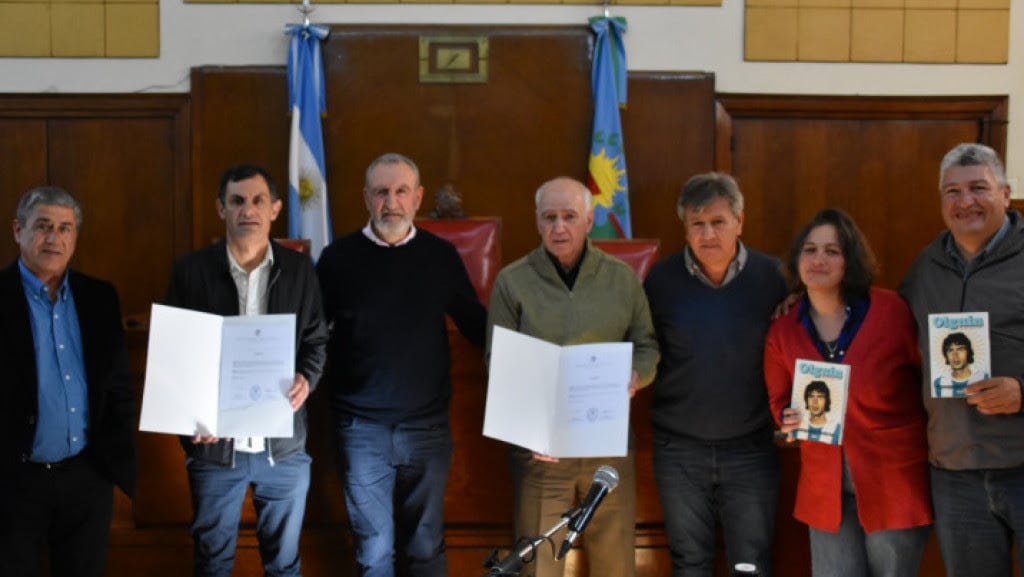 La obra del escritor y periodista Ezequiel Suárez recibió la distinción por parte del Honorable Concejo Deliberante de General Pueyrredon.