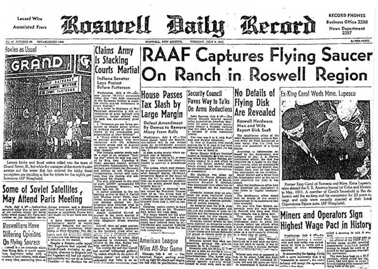 Imagen de un periódico sobre el caso Roswell.