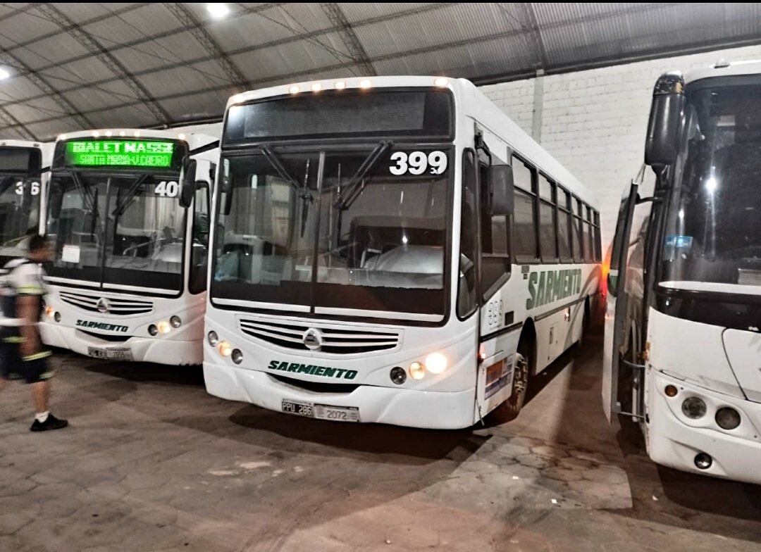 El colectivo que aplastó al joven en Cosquín.