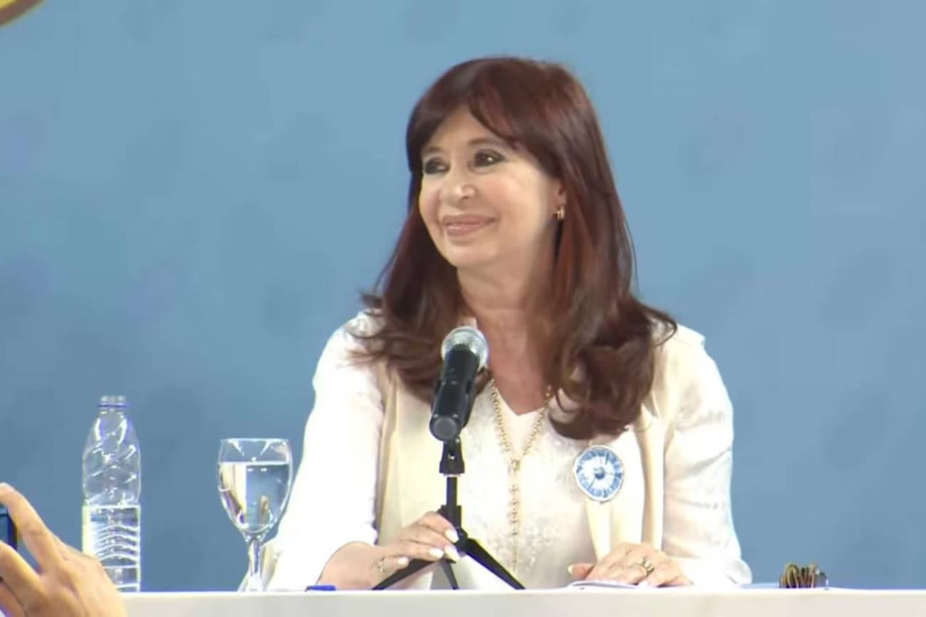 Cristina Kirchner encabezó un acto en Rosario: “Milei, ya que sos tan guapo, desregulá los medicamentos”